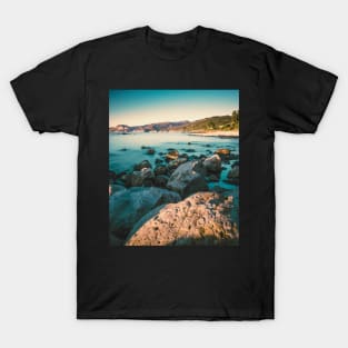 Aesthetic rocky coast T-Shirt